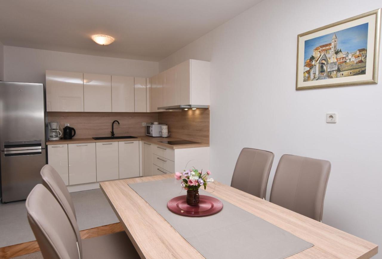 Apartments Danica プリモシュテン エクステリア 写真