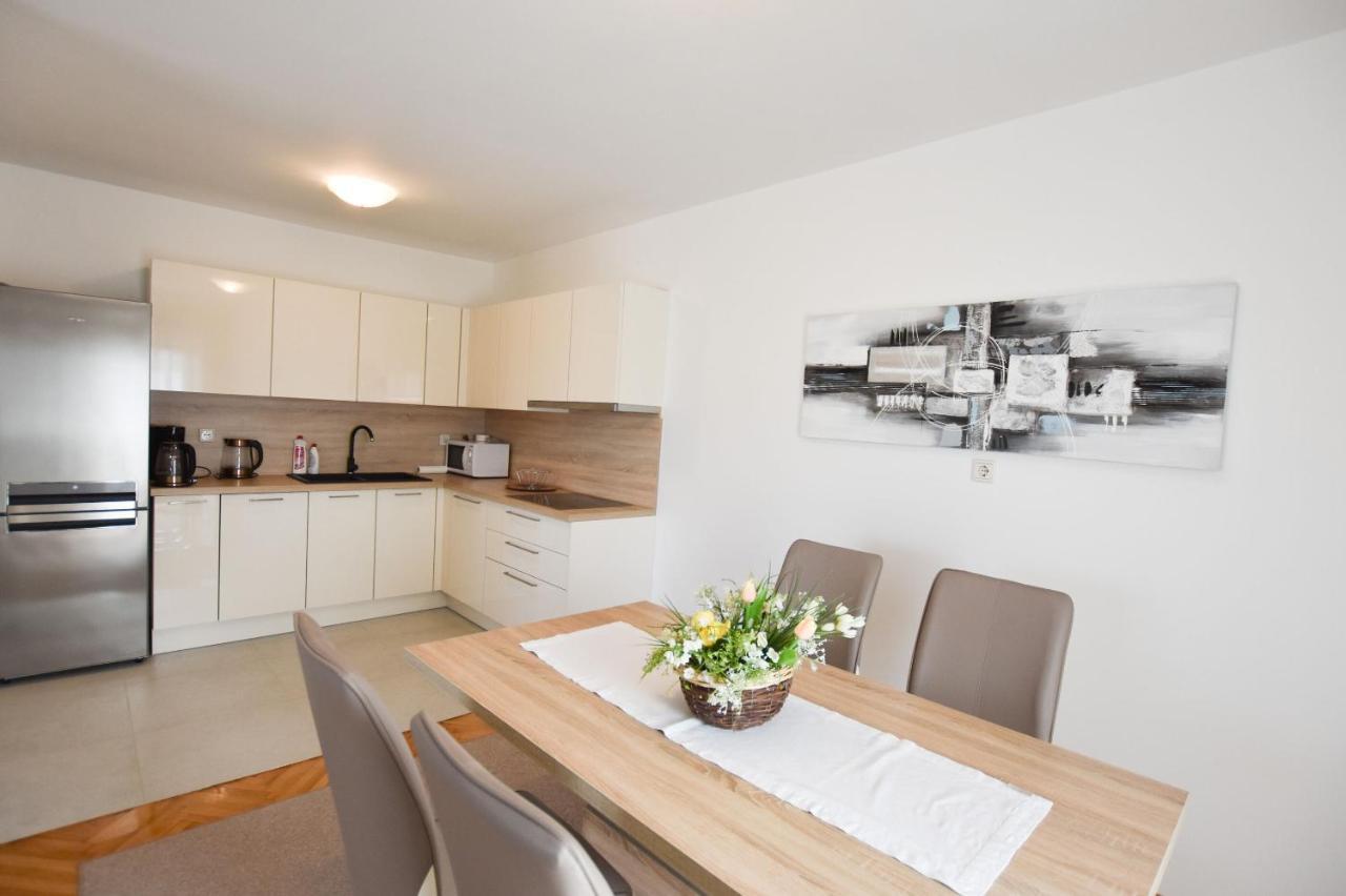 Apartments Danica プリモシュテン エクステリア 写真