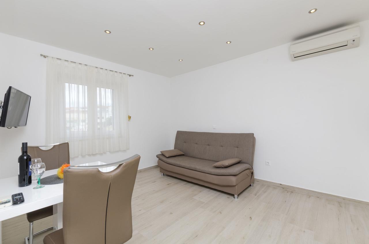 Apartments Danica プリモシュテン エクステリア 写真